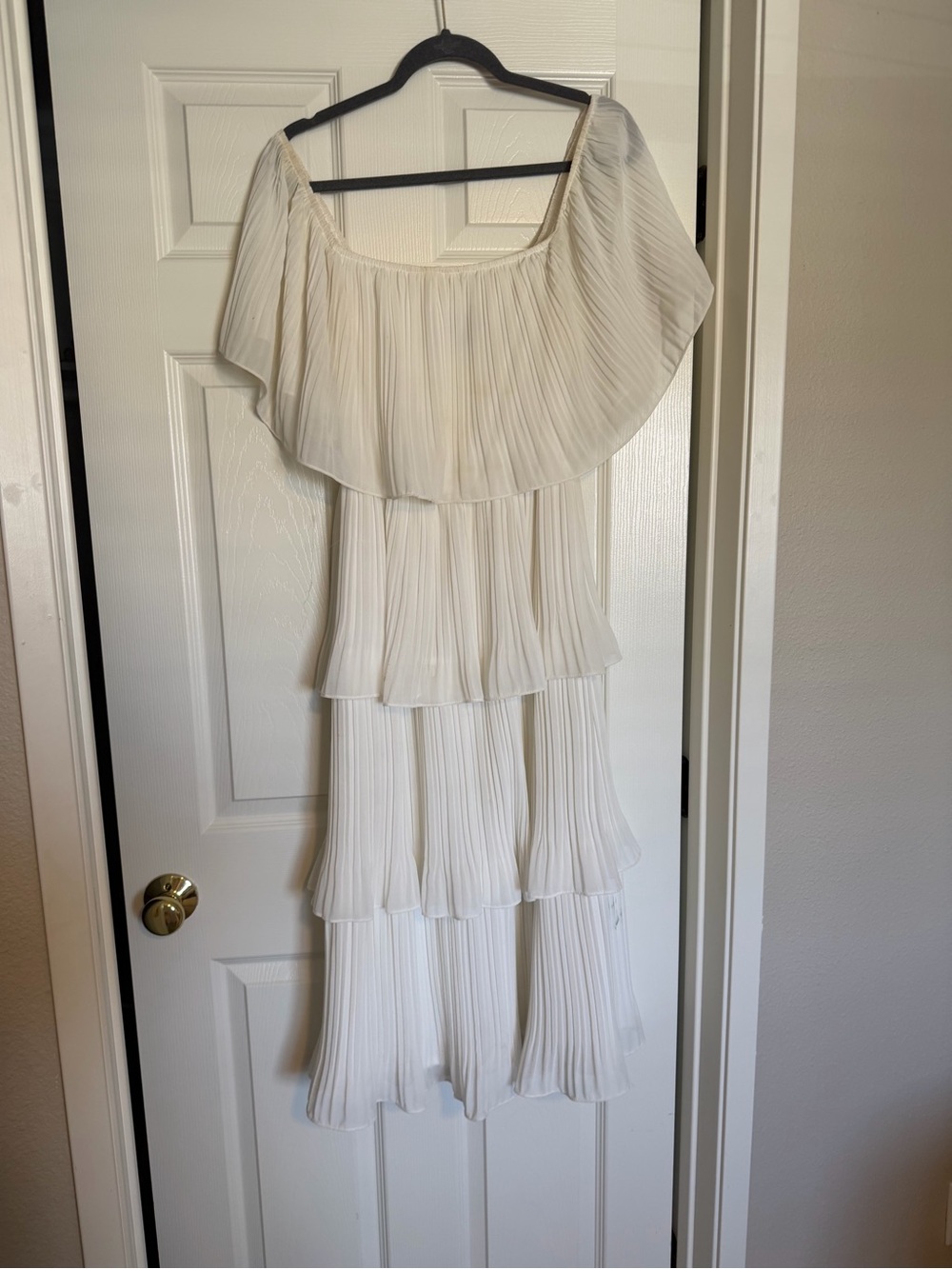 Lulu's Cream One-Shoulder Tiered Pleated Dress